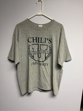 Chilis University Tee - Gray